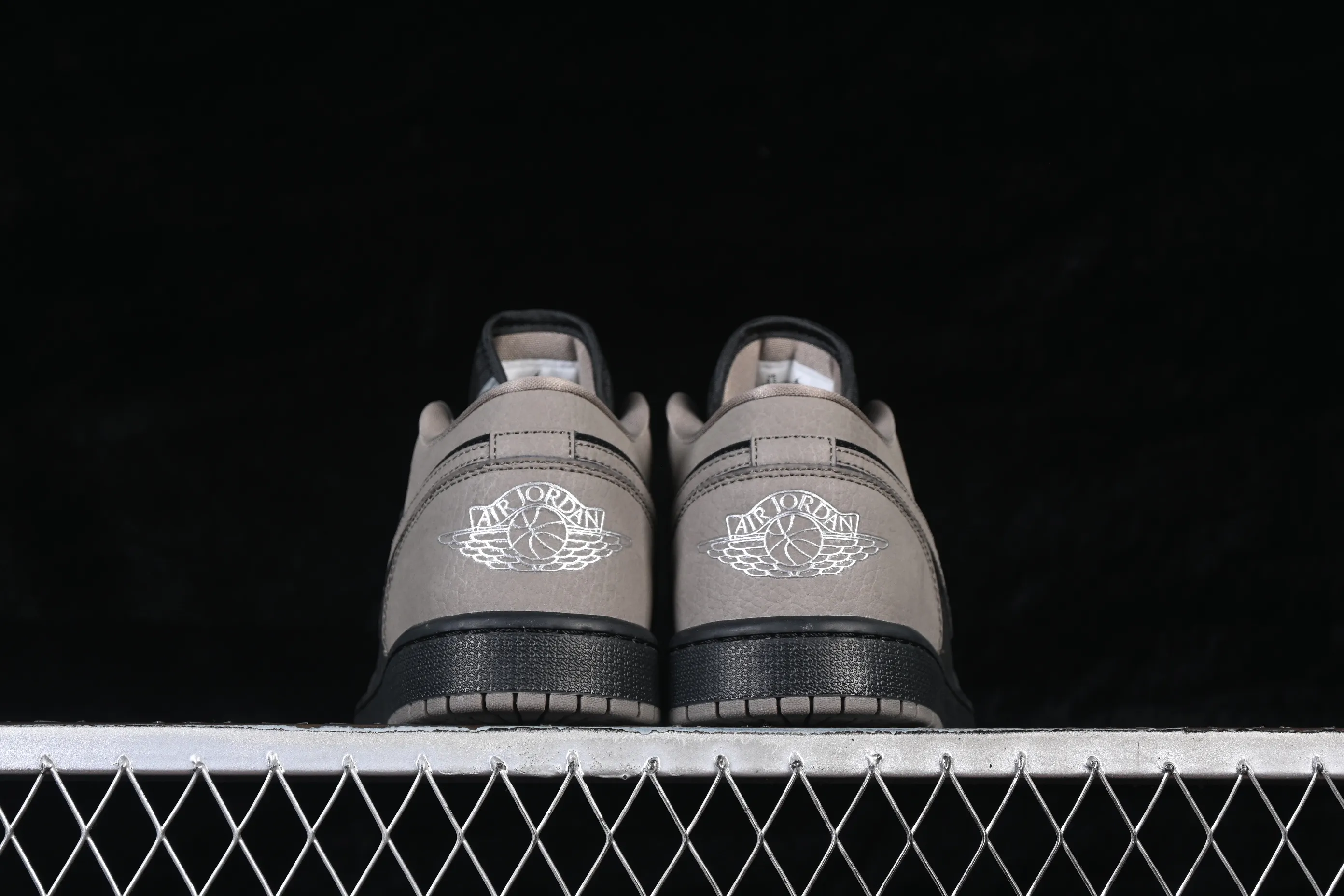 All Categories Air Jordan Jordan Series Basketball Shoes Air Jordan 1 Low Air Jordan 1 Low AJ1 Joe 1 Milk Tea Mocha Low State Cultural Casual Shoes IB7109-005